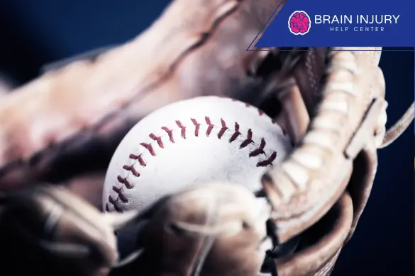 Pelota de béisbol en un guante.